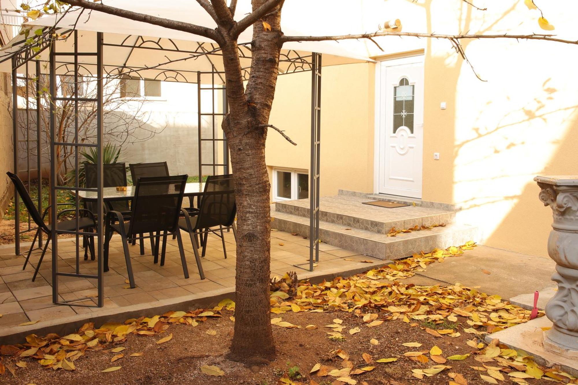 Ivan'S Guesthouse Парасин Экстерьер фото